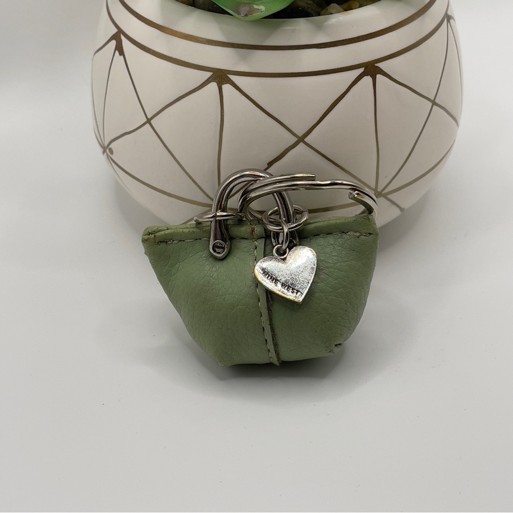 Vintage Nine West Mini Leather Purse Bag Charm Keychain Sage Green Heart Tag Y2K - Picture 2 of 9